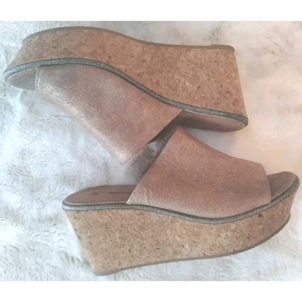 Johnston And Murphy NEW Jade Metallic Suede Cork Wedge Heel Slip On Sandal 7M